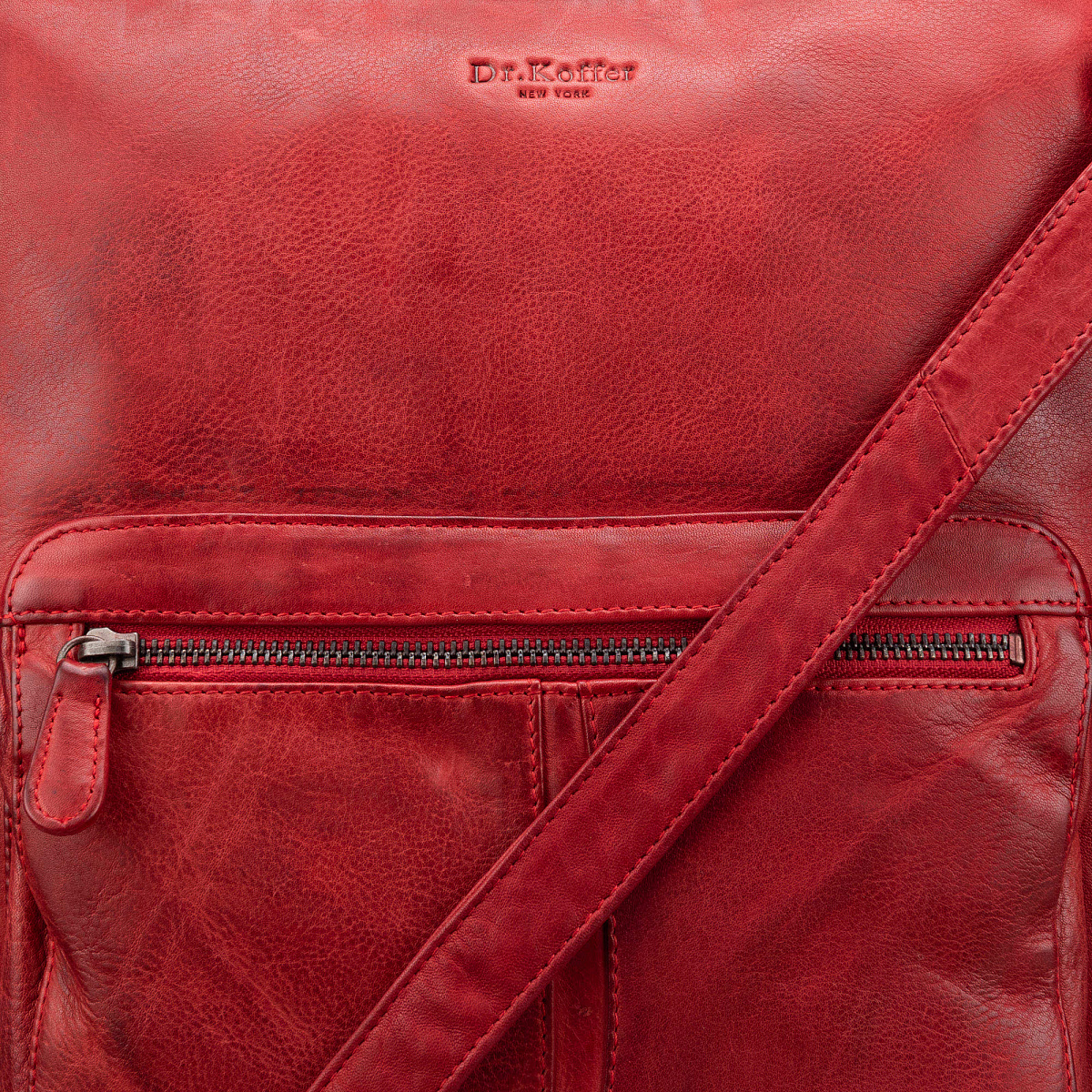 Сумка через плечо Dr.Koffer из натуральной кожи красная