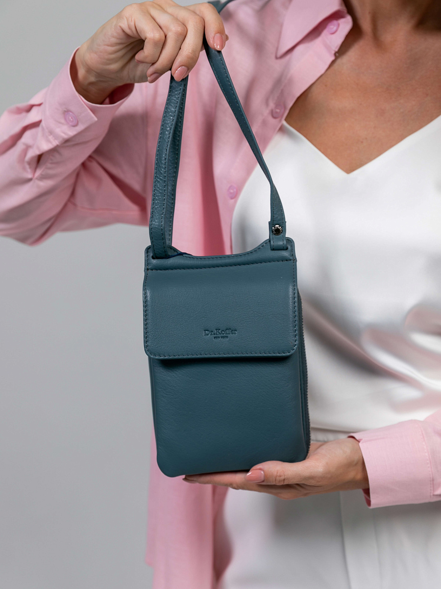 Сумка через плечо Dr.Koffer из натуральной кожи голубая