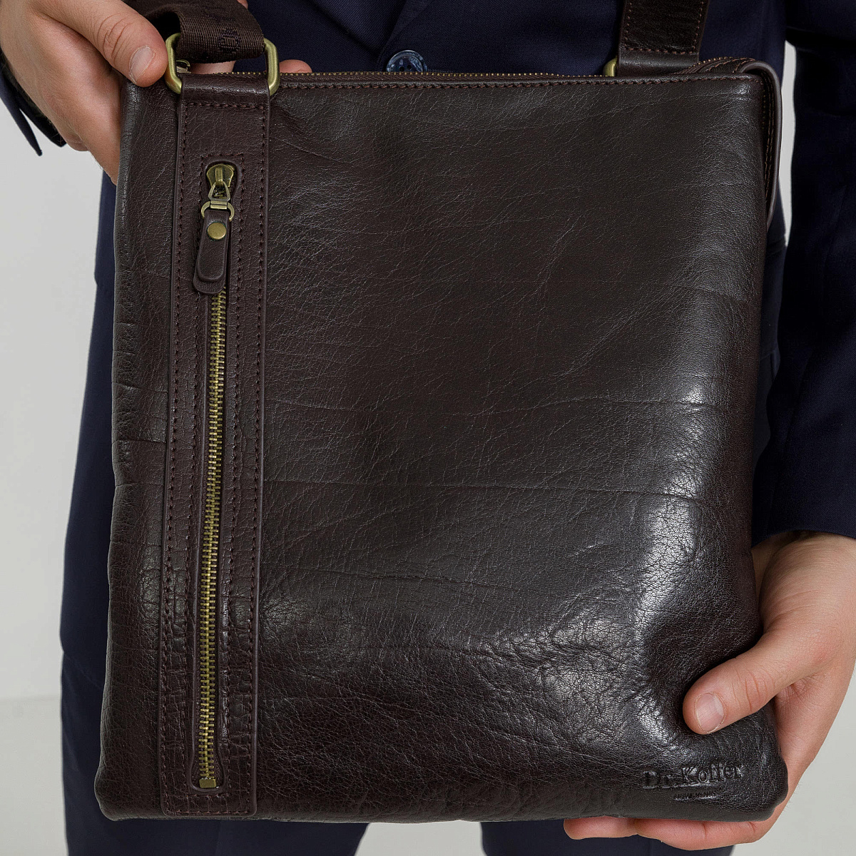 Сумка через плечо Dr.Koffer из натуральной кожи коричневая