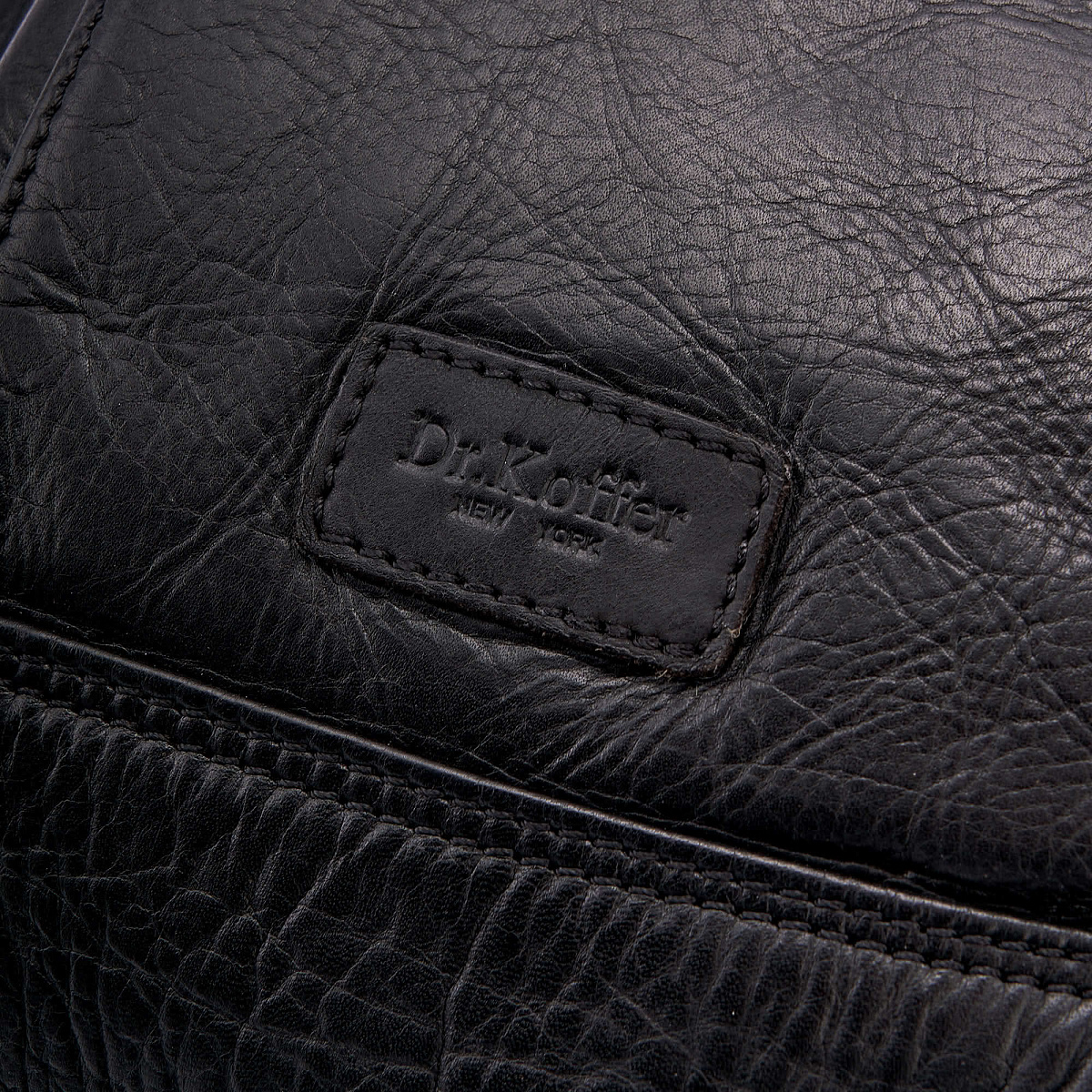 Сумка через плечо Dr.Koffer из натуральной кожи черная