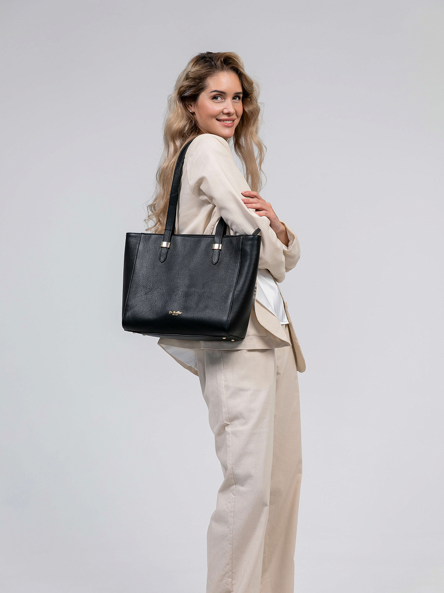 Женская сумка Dr.Koffer из натуральной кожи черная