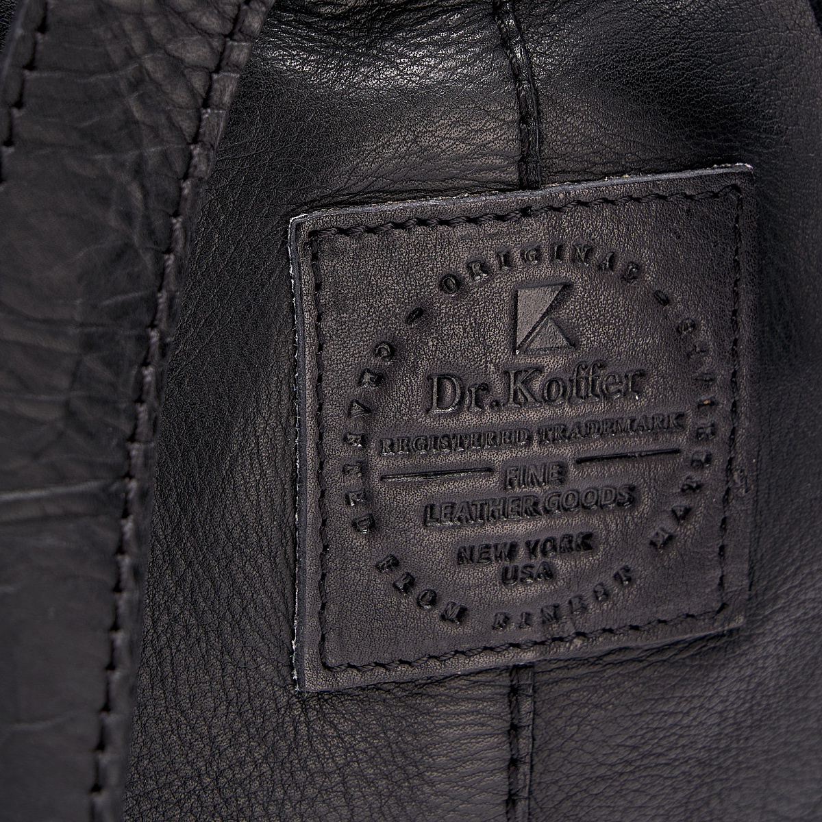 Рюкзак Dr.Koffer из натуральной кожи черный