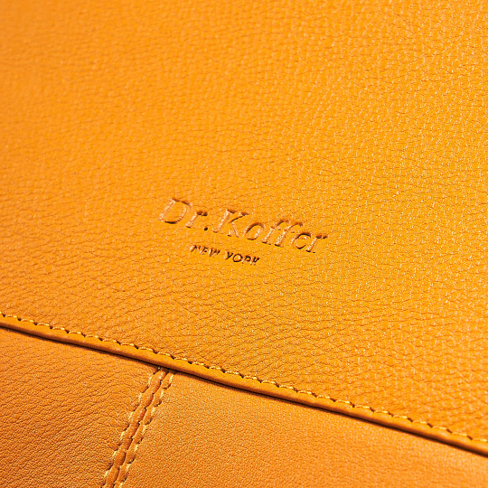 Женская сумка Dr.Koffer из натуральной кожи желтая