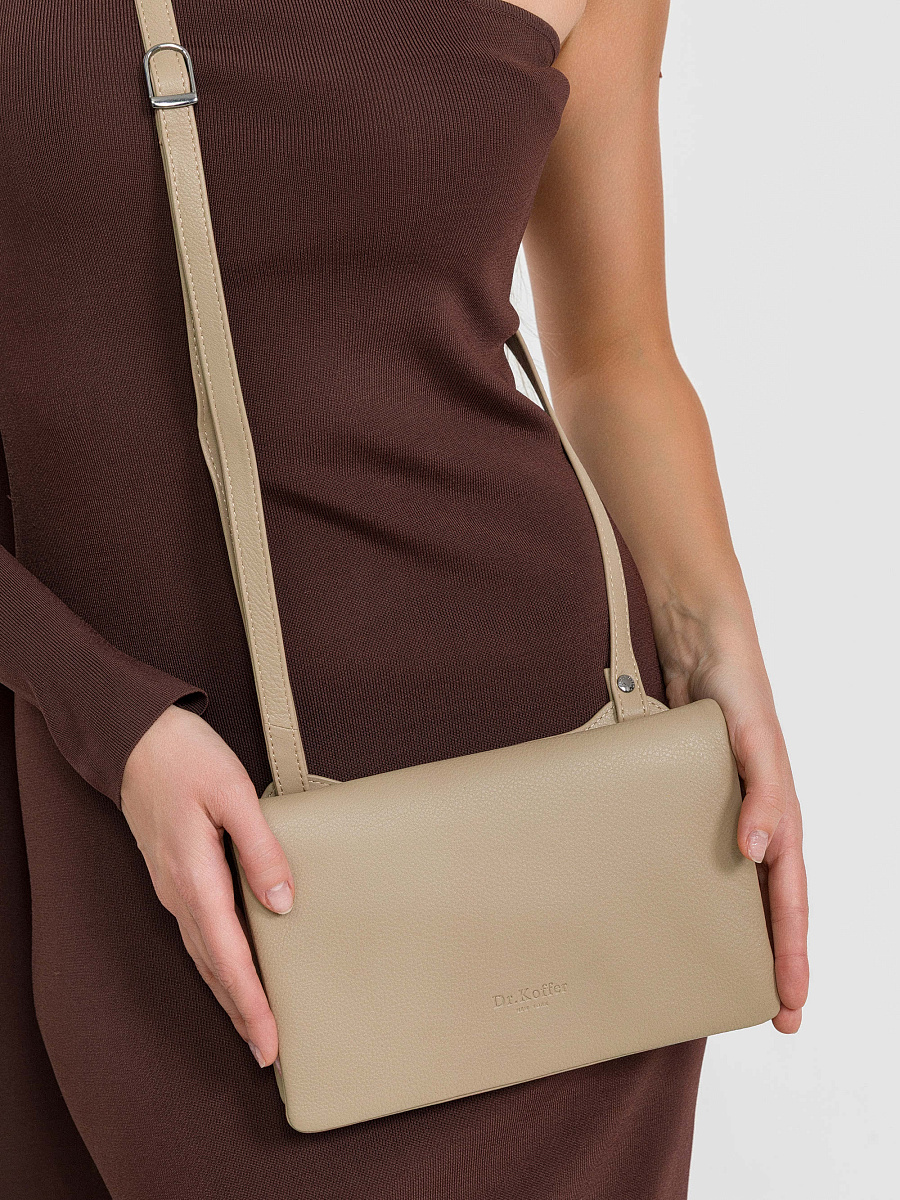 Сумка через плечо Dr.Koffer из натуральной кожи бежевая