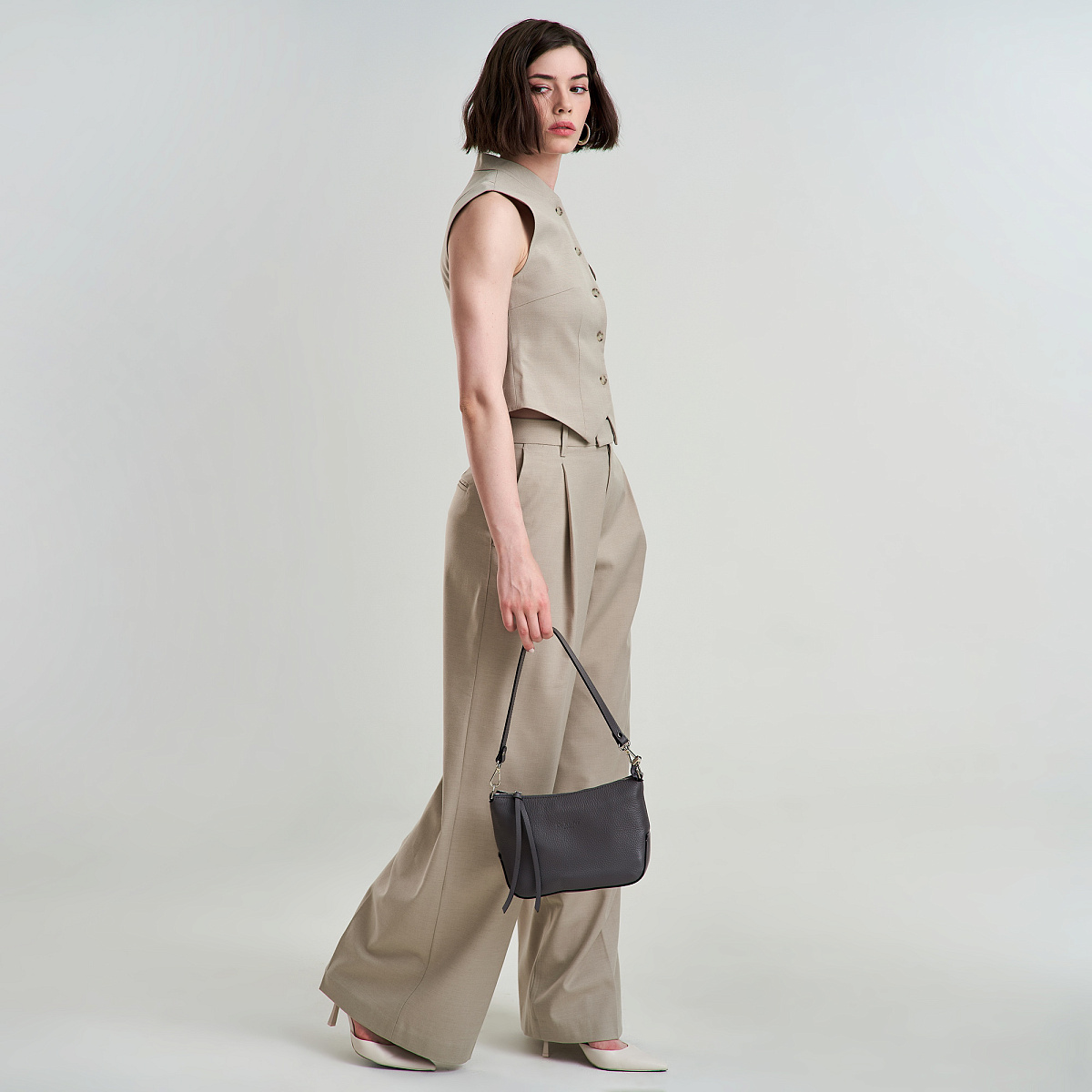 Женская сумка Dr. Koffer из натуральной кожи серая