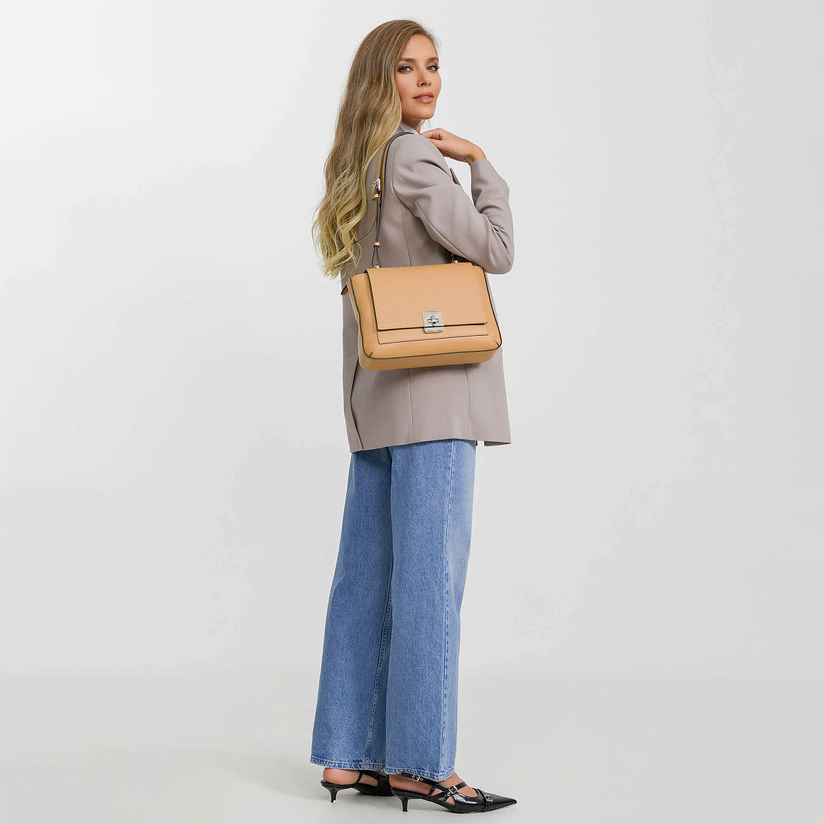 Женская сумка Dr. Koffer из натуральной кожи бежевая