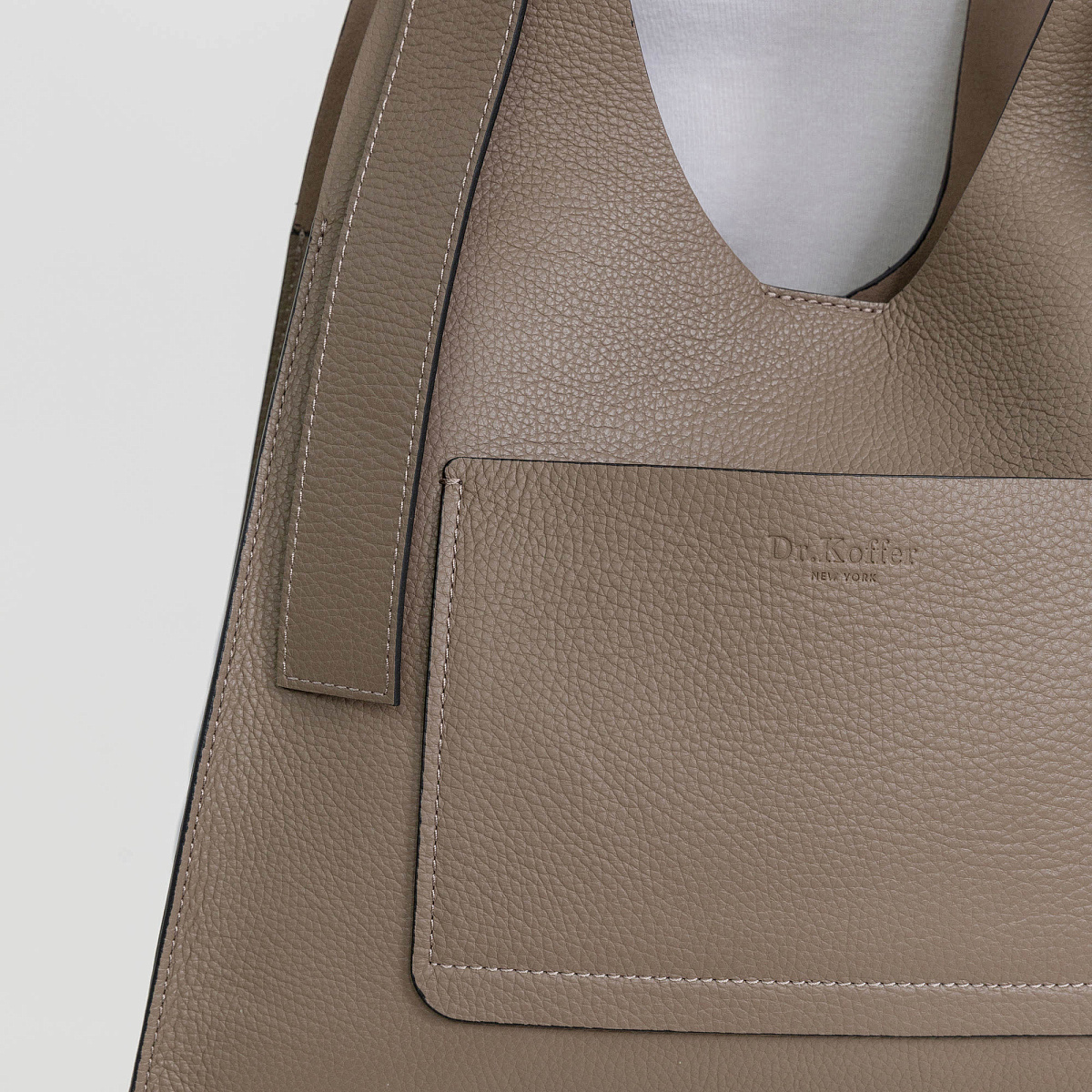 Женская сумка Dr. Koffer из натуральной кожи бежевая