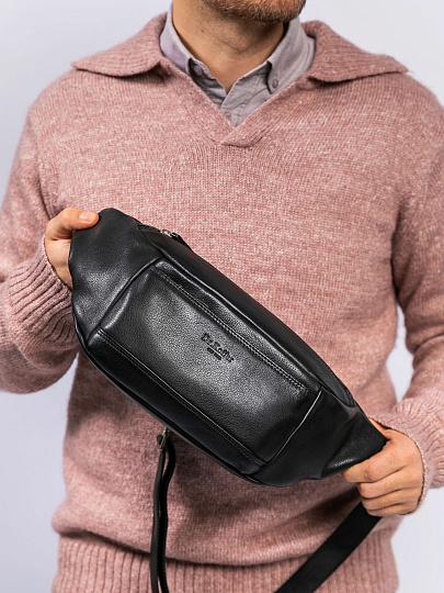 Сумка на пояс Dr. Koffer из натуральной кожи черная