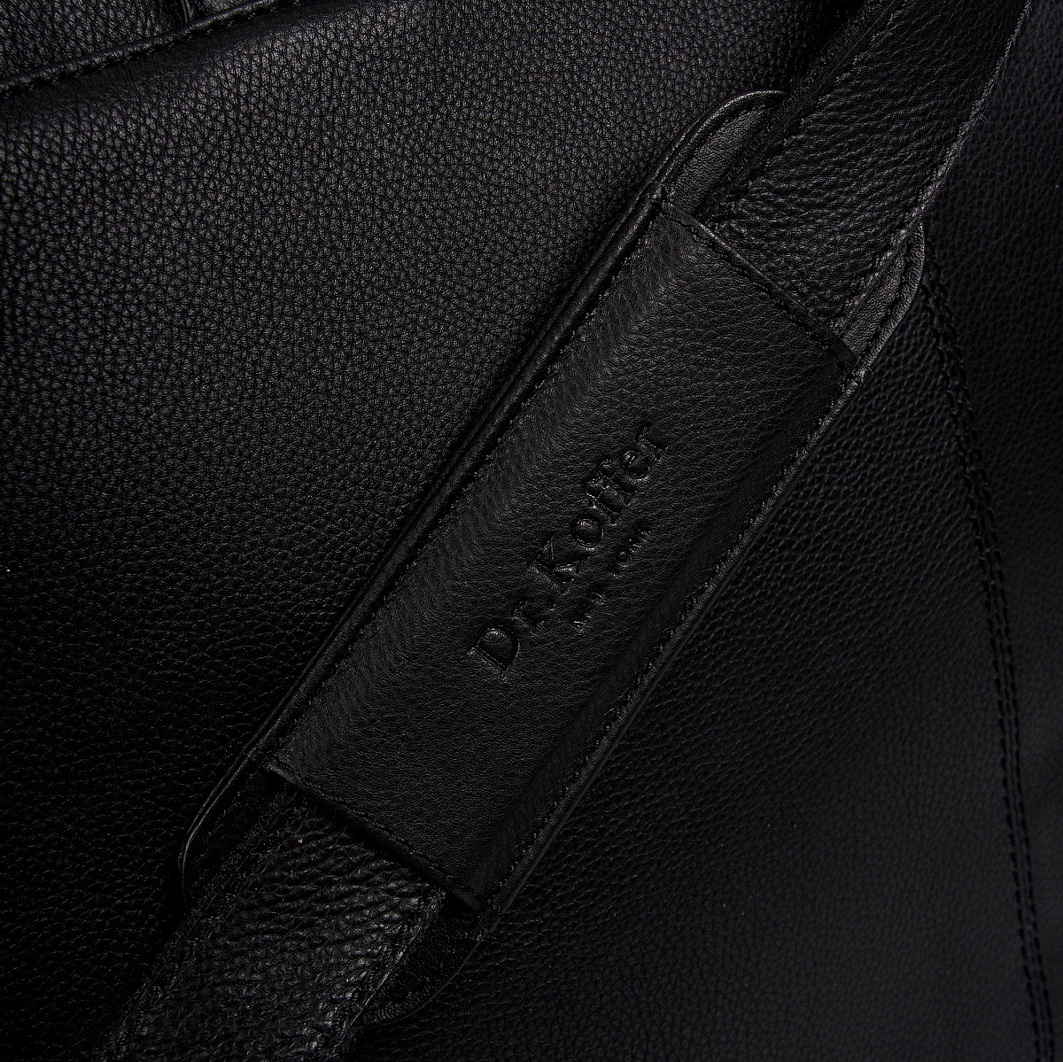 Сумка дорожная Dr.Koffer из натуральной кожи черная