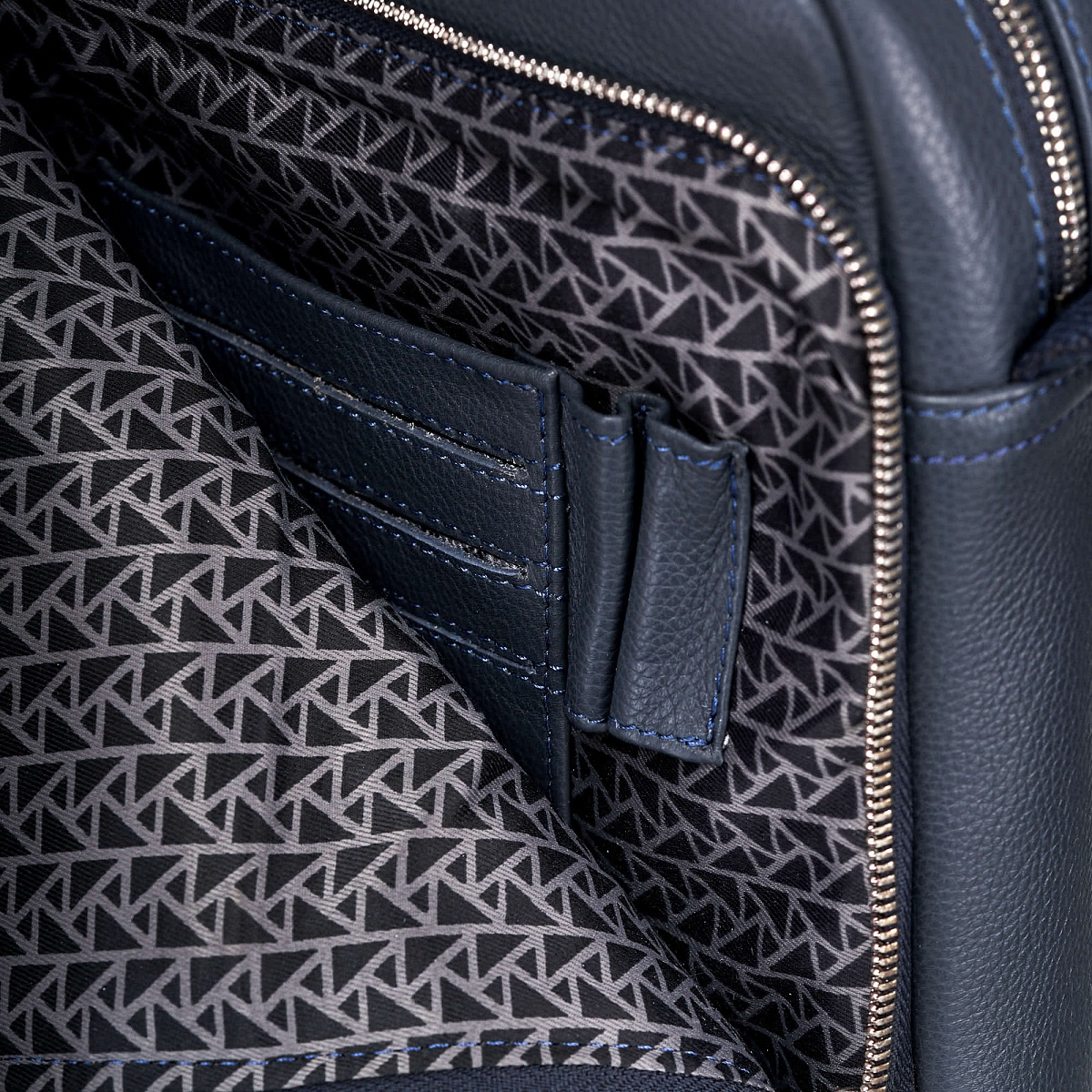 Сумка через плечо Dr.Koffer из натуральной кожи синяя