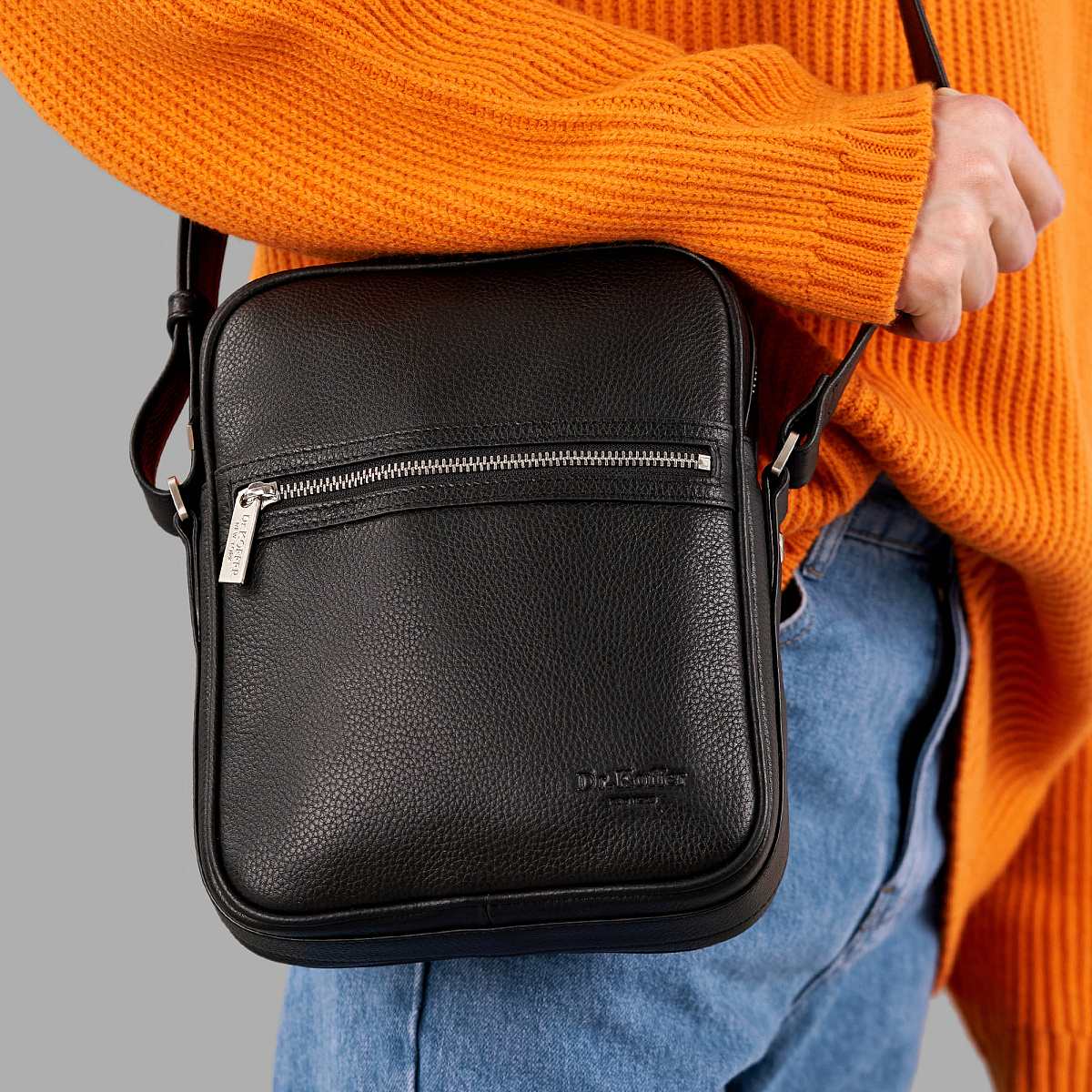 Сумка через плечо Dr.Koffer из натуральной кожи черная