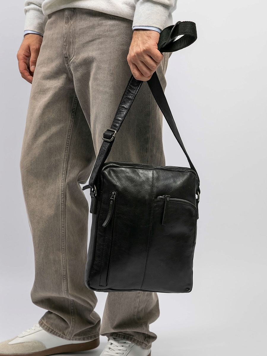 Сумка через плечо Dr.Koffer из натуральной кожи черная