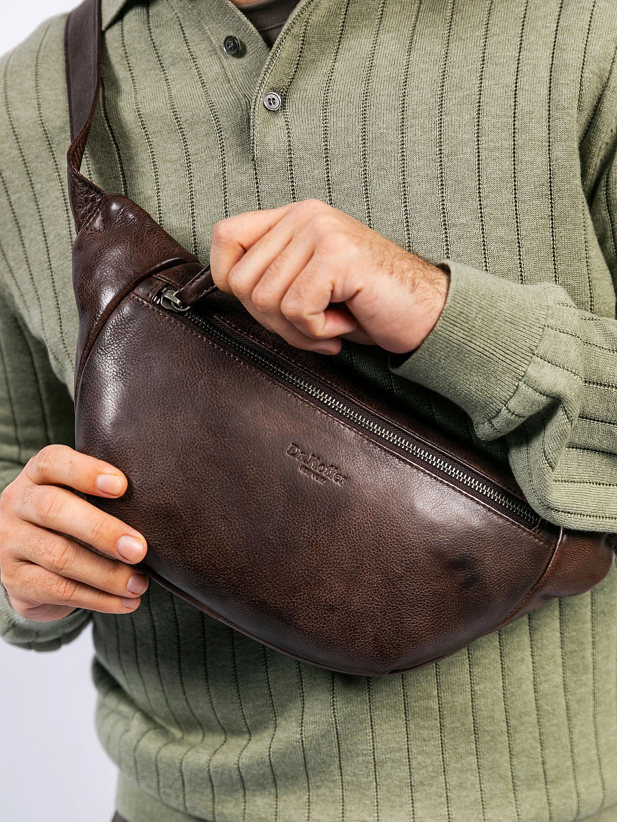 Сумка на пояс Dr. Koffer из натуральной кожи коричневая