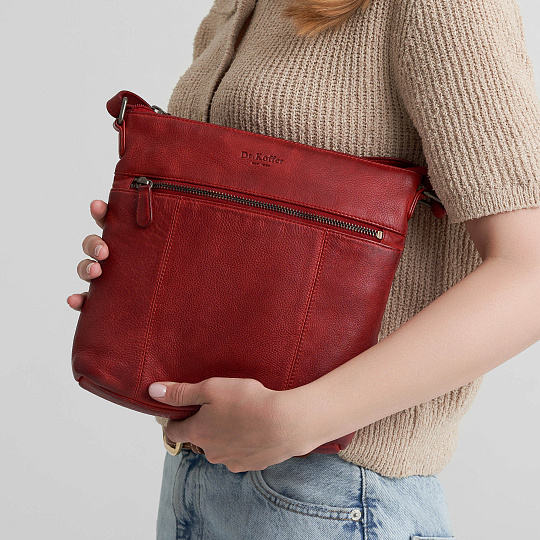 Сумка через плечо Dr.Koffer из натуральной кожи красная