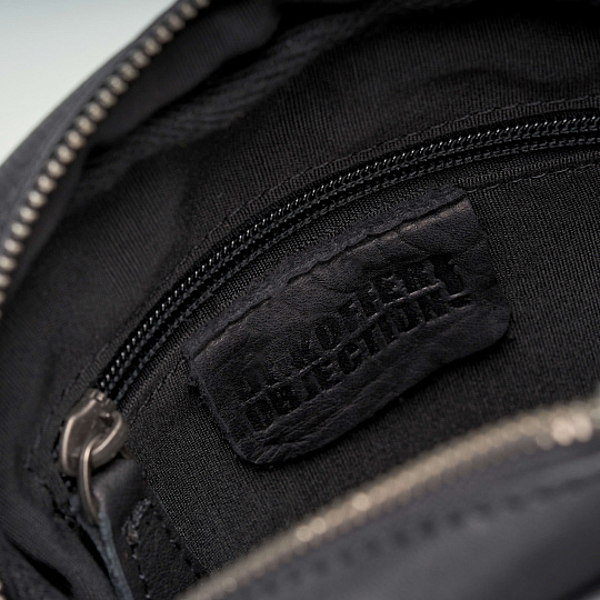 Сумка через плечо Dr.Koffer из натуральной кожи черная