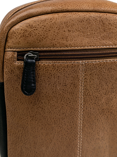 Сумка через плечо Dr.Koffer из натуральной кожи зеленая