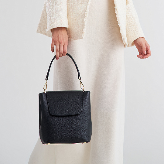 Женская сумка Dr. Koffer из натуральной кожи черная