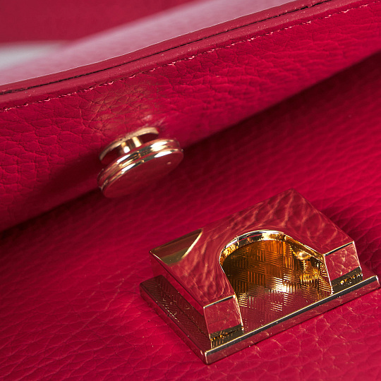 Женская сумка  Dr. Koffer из натуральной кожи красная