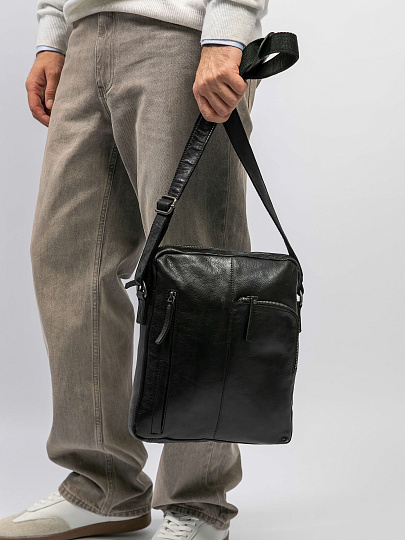 Сумка через плечо Dr.Koffer из натуральной кожи черная