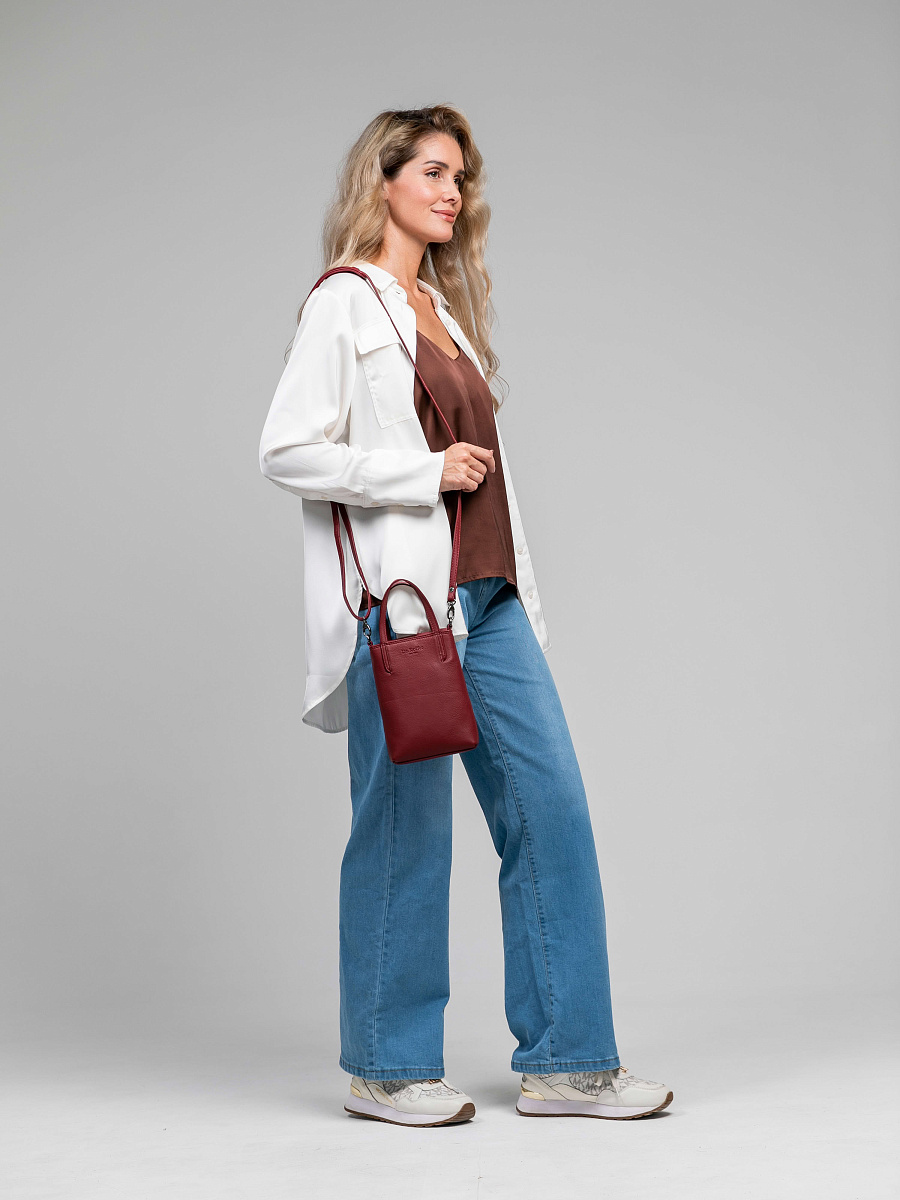 Сумка через плечо Dr.Koffer из натуральной кожи бордовая