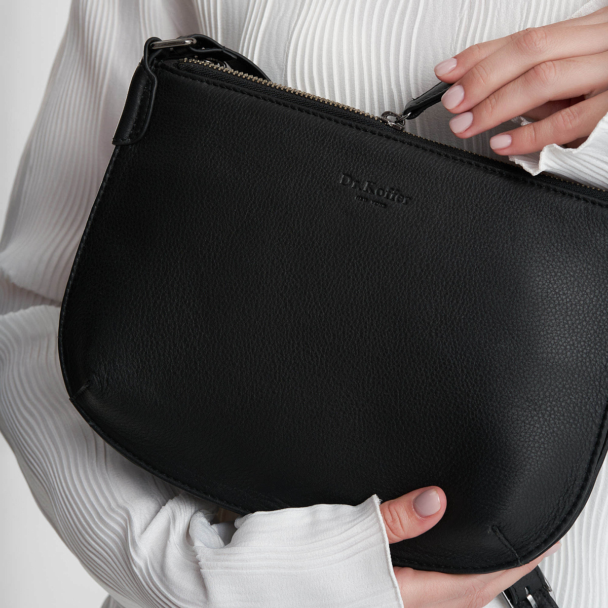 Женская сумка Dr.Koffer из натуральной кожи чёрная