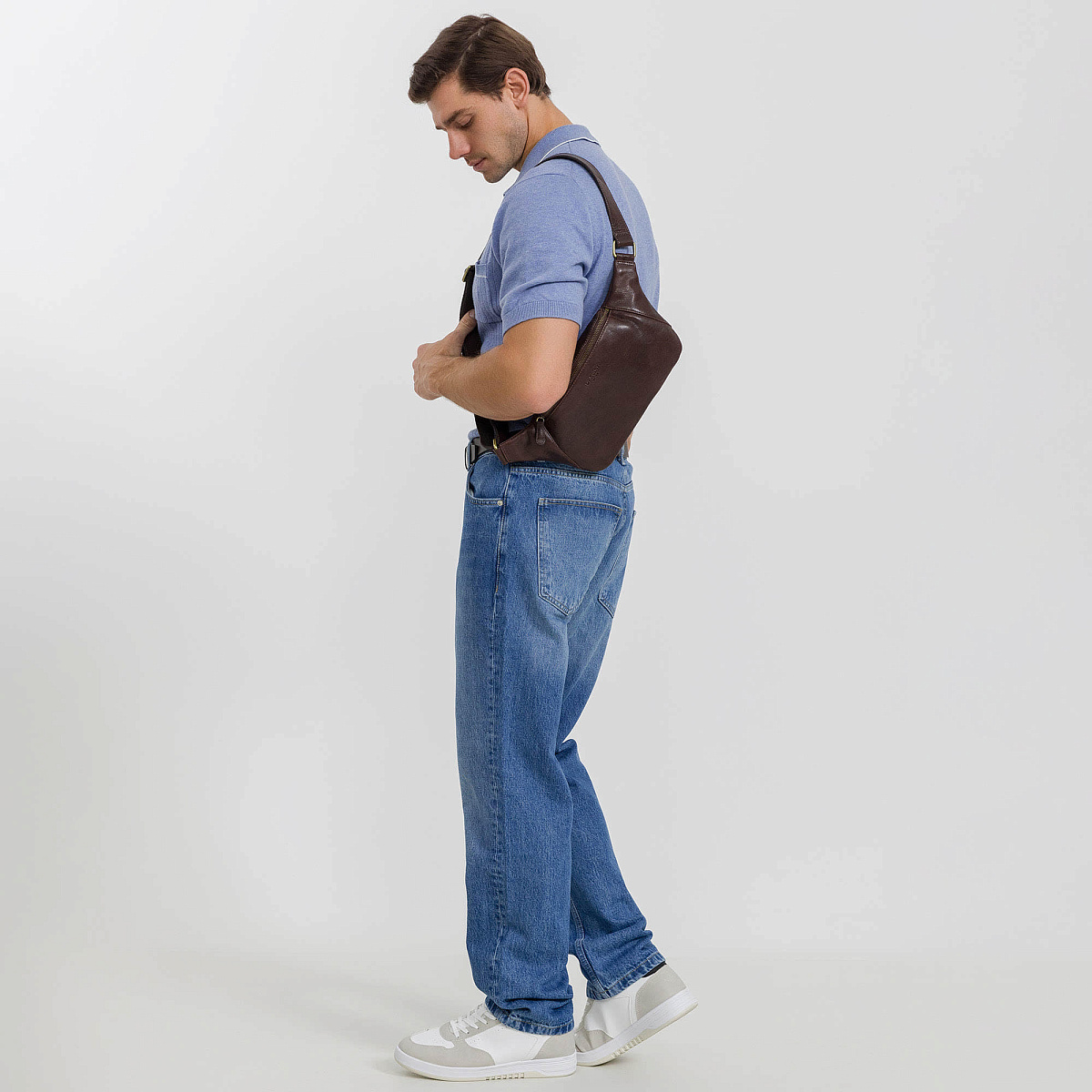 Сумка на пояс Dr. Koffer из натуральной кожи коричневая