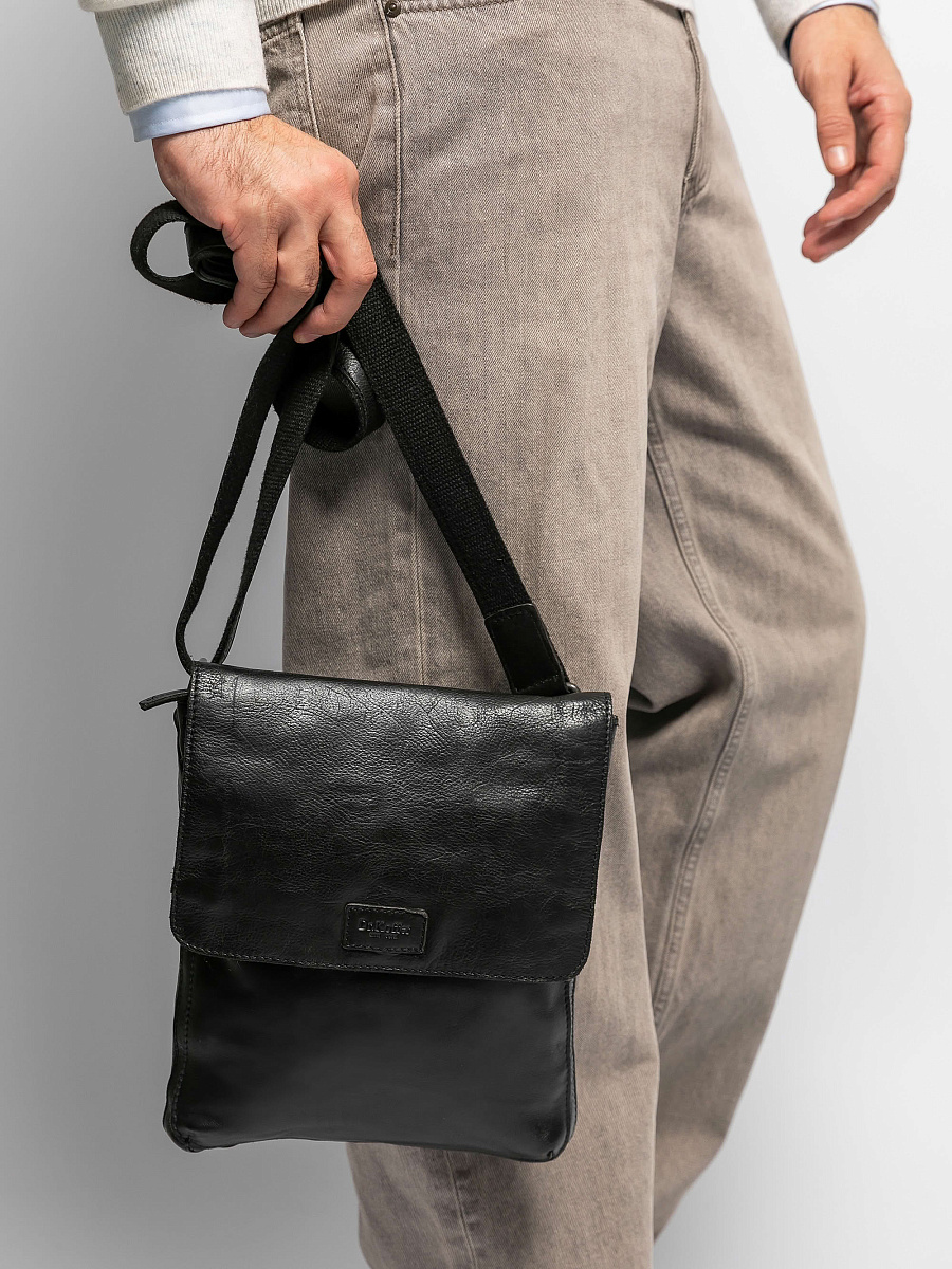 Сумка через плечо Dr.Koffer из натуральной кожи черная