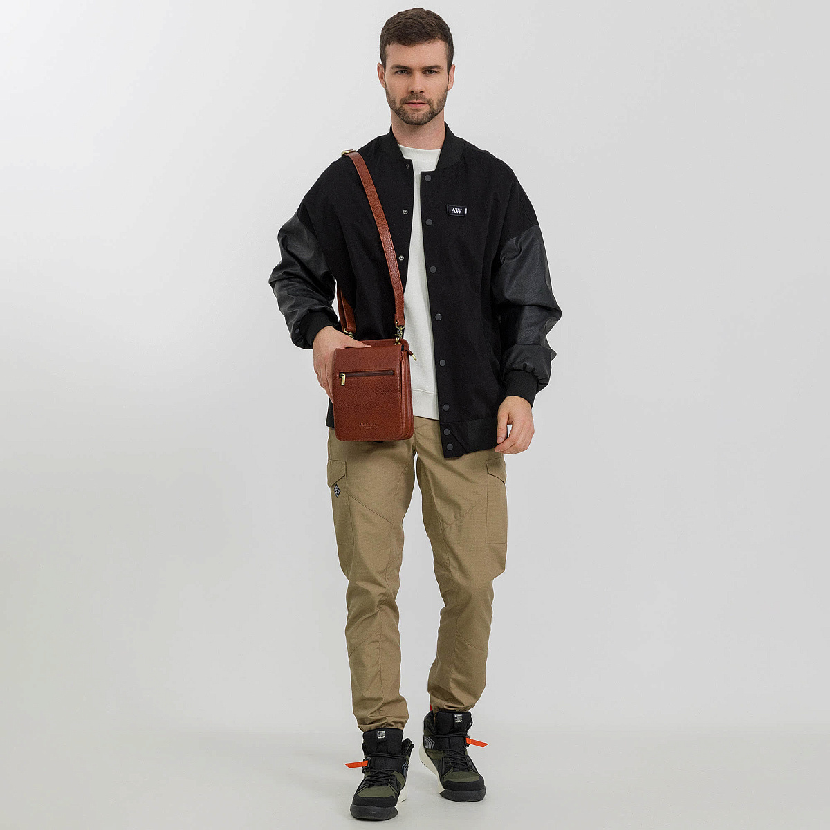 Сумка через плечо Dr.Koffer из натуральной кожи коричневая