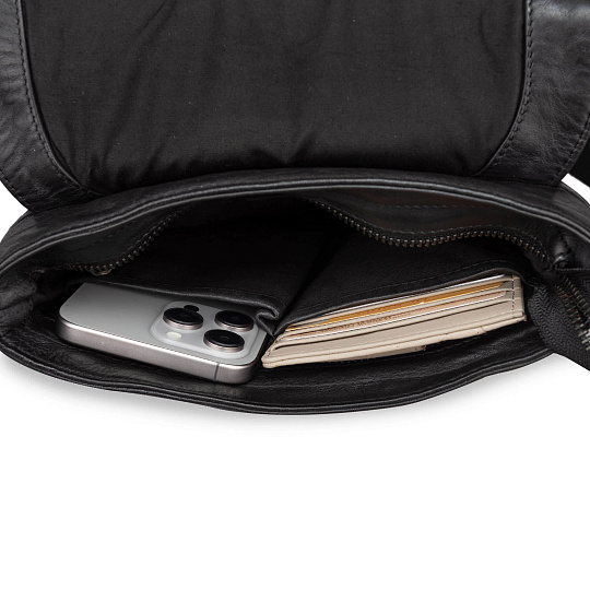 Сумка через плечо Dr.Koffer из натуральной кожи черная