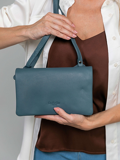 Сумка через плечо Dr.Koffer из натуральной кожи голубая