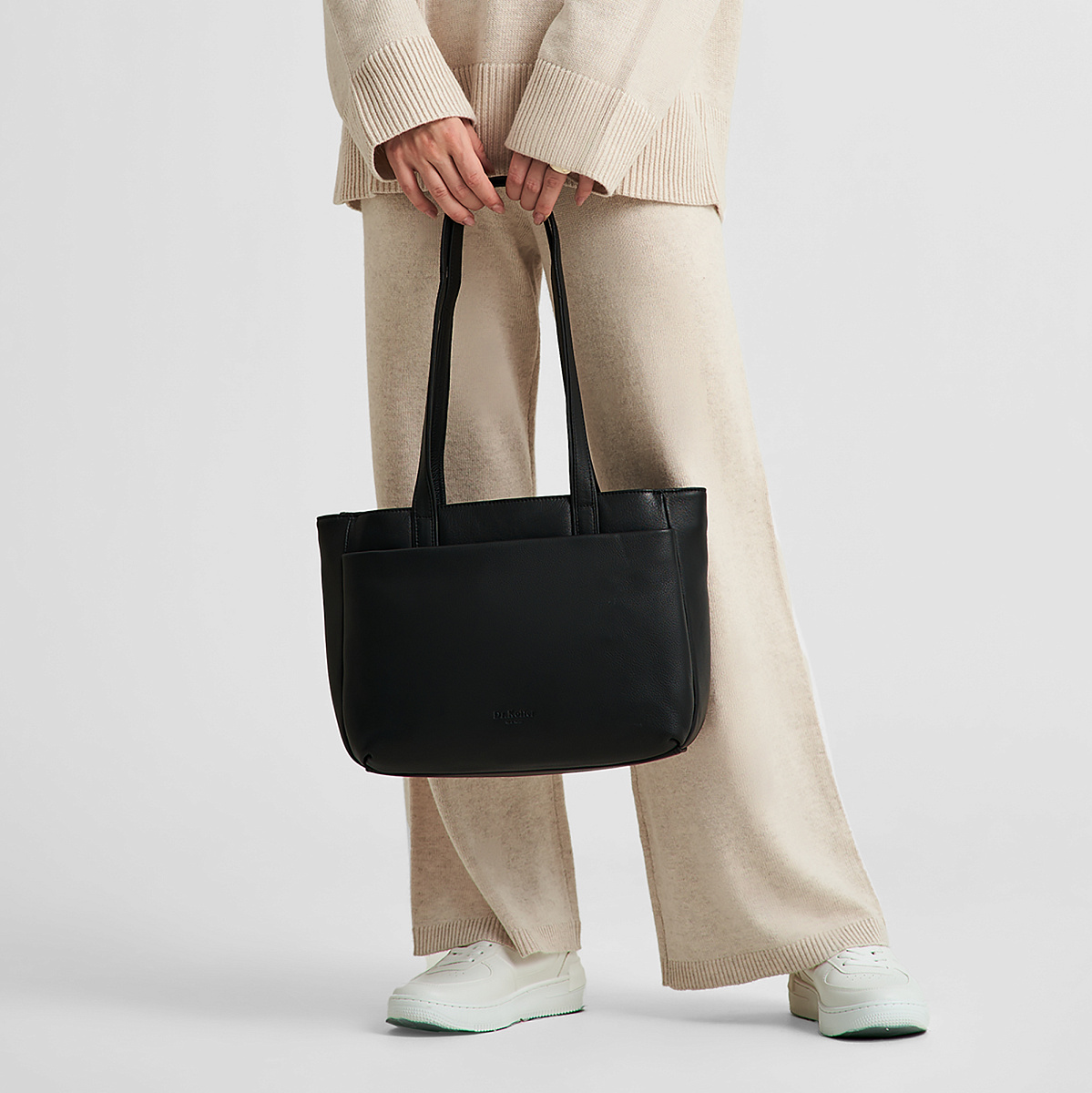 Женская сумка Dr.Koffer из натуральной кожи чёрная