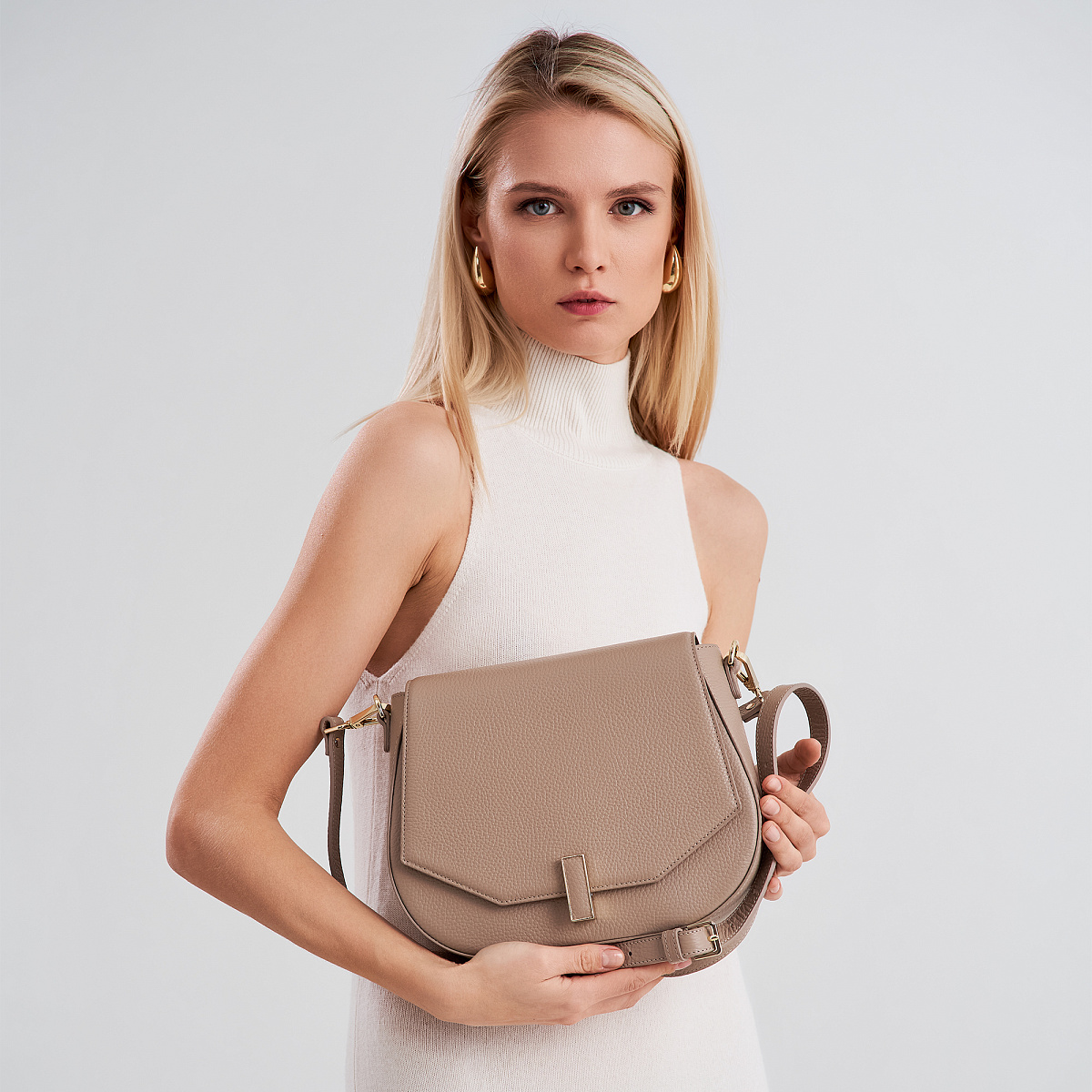 Женская сумка  Dr. Koffer из натуральной кожи бежевая