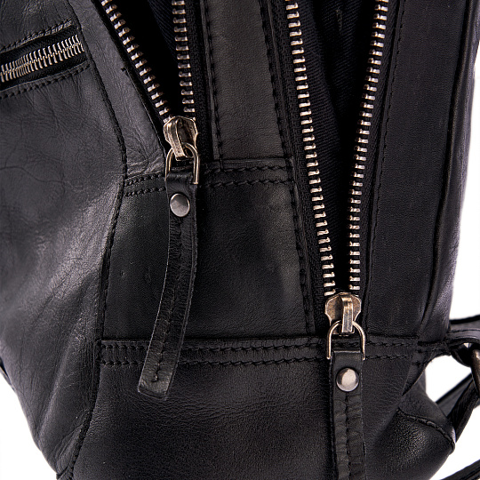 Рюкзак Dr.Koffer из натуральной кожи черный