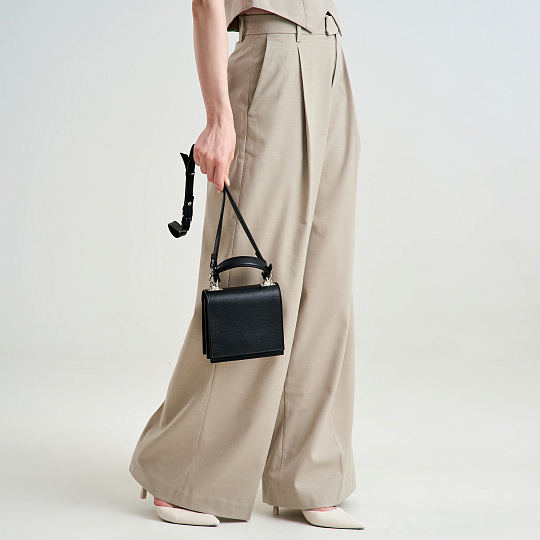 Женская сумка Dr. Koffer из натуральной кожи черная