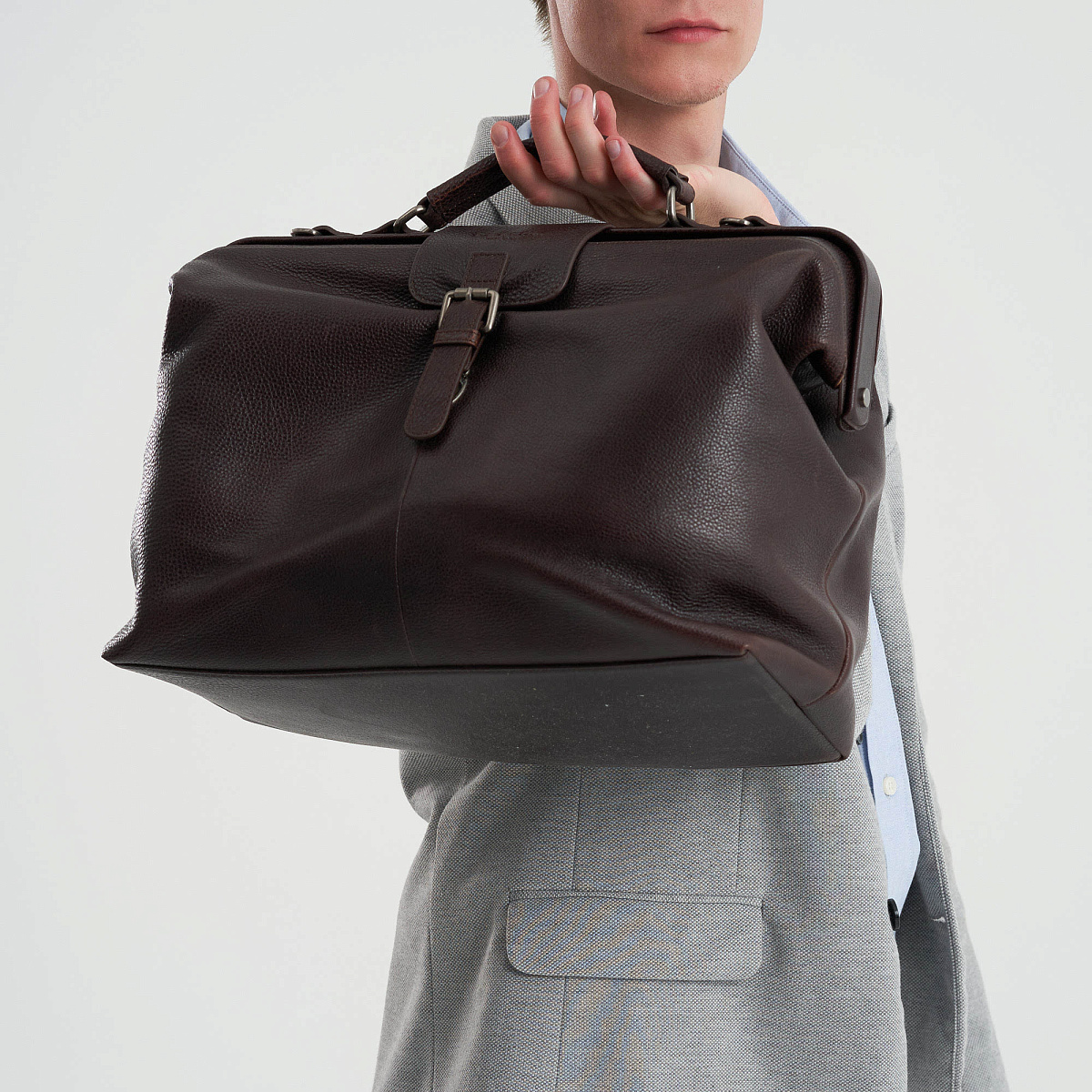 Сумка дорожная саквояж Dr.Koffer из натуральной кожи