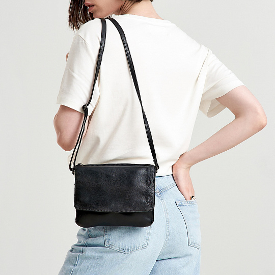 Сумка через плечо Dr.Koffer из натуральной кожи черная