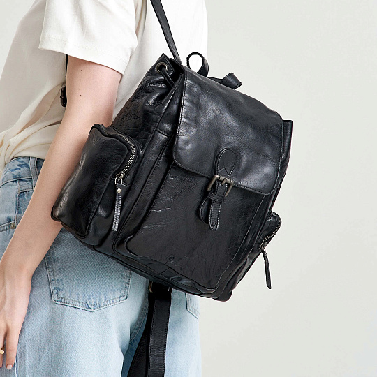 Рюкзак Dr.Koffer из натуральной кожи черный