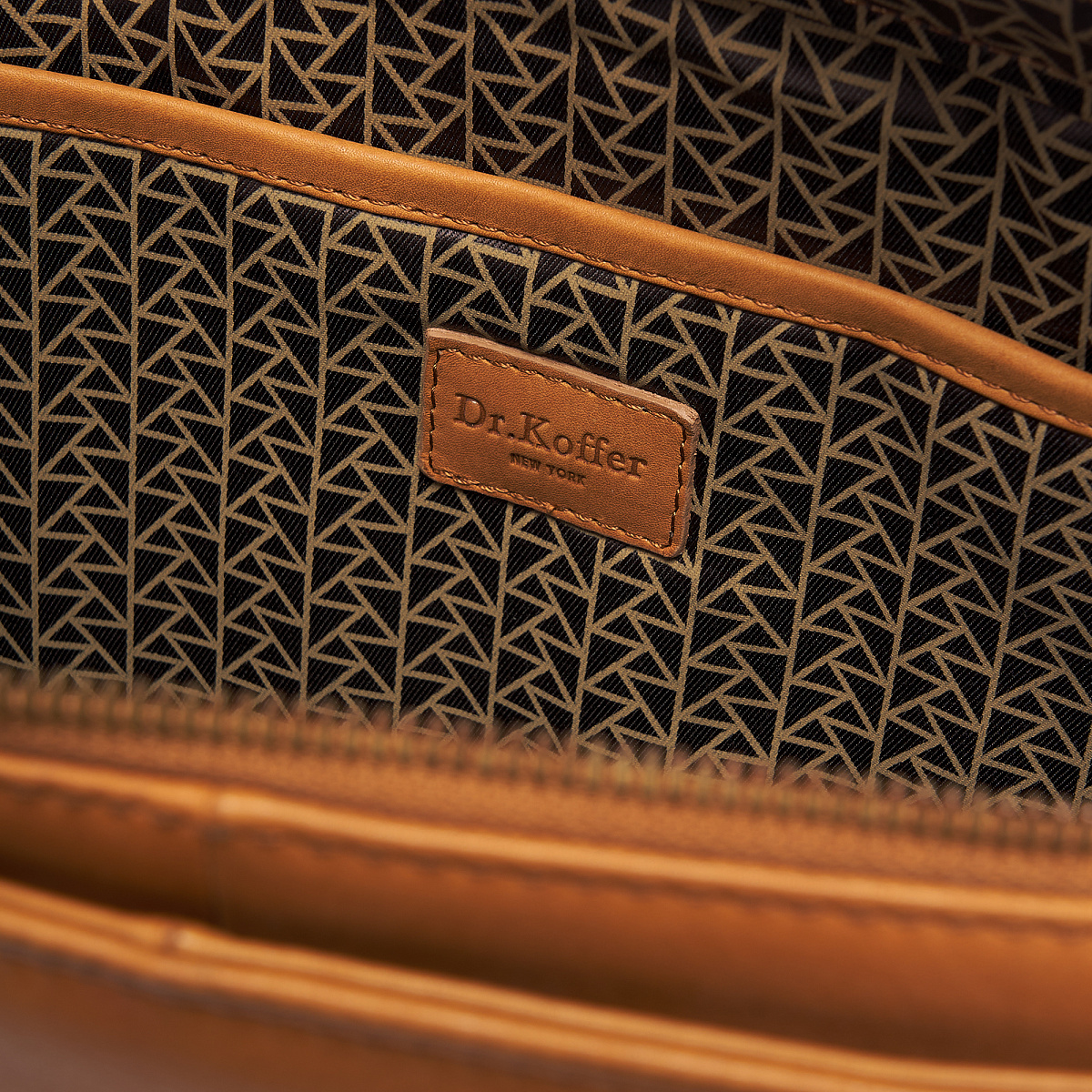 Деловая сумка Dr.Koffer из натуральной кожи коричневая