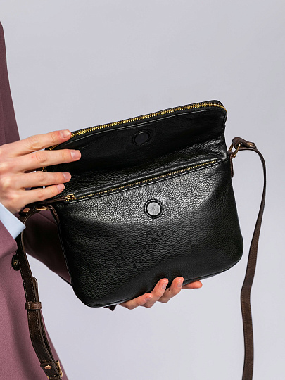 Женская сумка Dr. Koffer из натуральной кожи черная