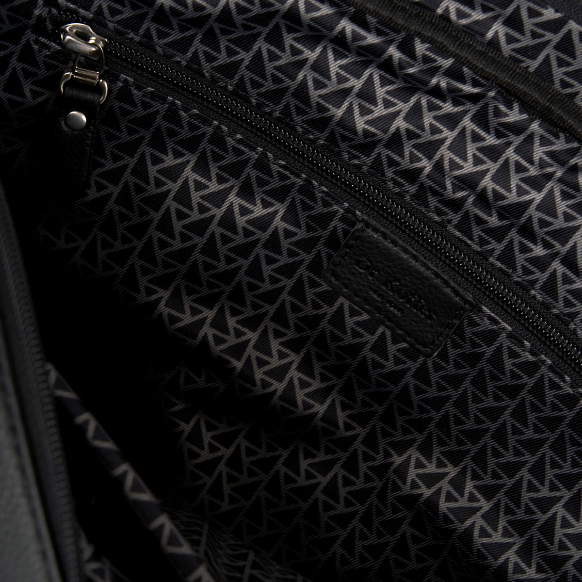 Деловая сумка Dr.Koffer из натуральной кожи черная