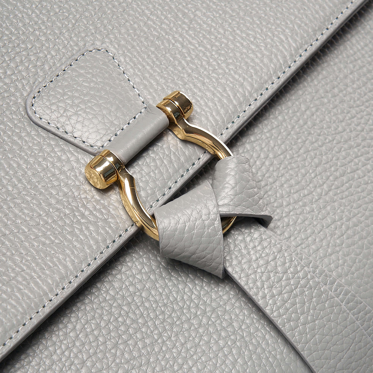 Женская сумка  Dr. Koffer из натуральной кожи серая