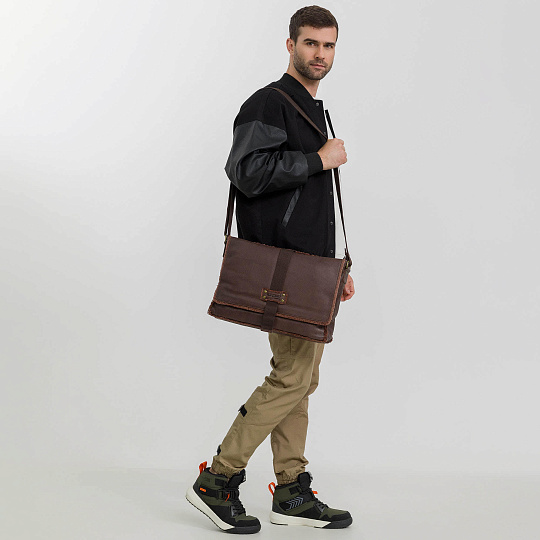 Сумка через плечо Dr.Koffer из натуральной кожи коричневая