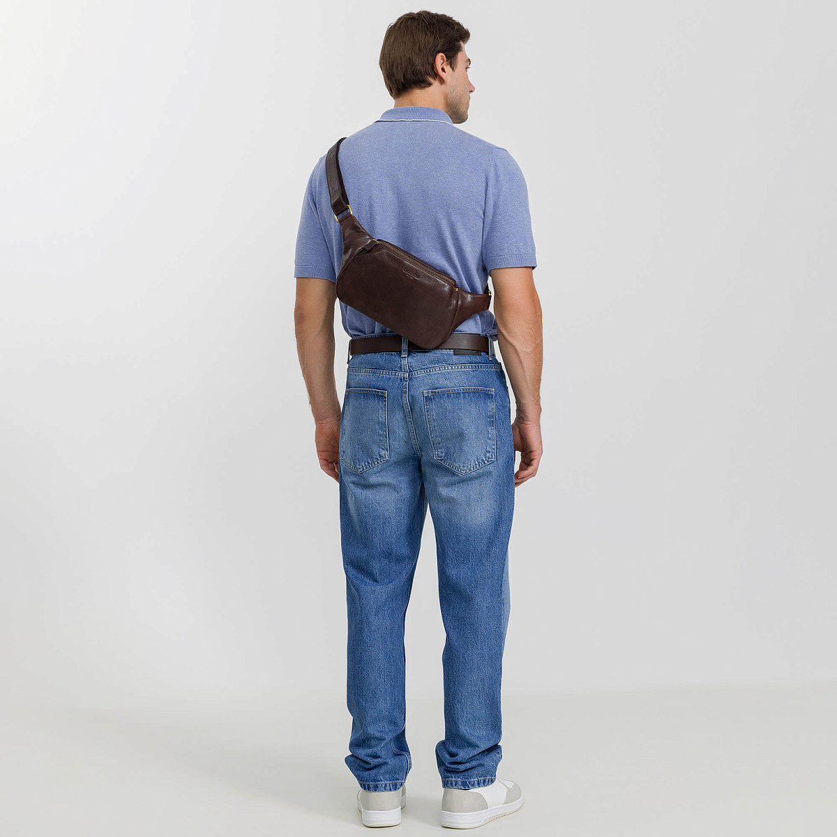 Сумка на пояс Dr. Koffer из натуральной кожи коричневая