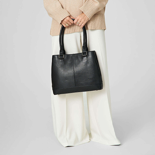 Женская сумка Dr.Koffer из натуральной кожи чёрная