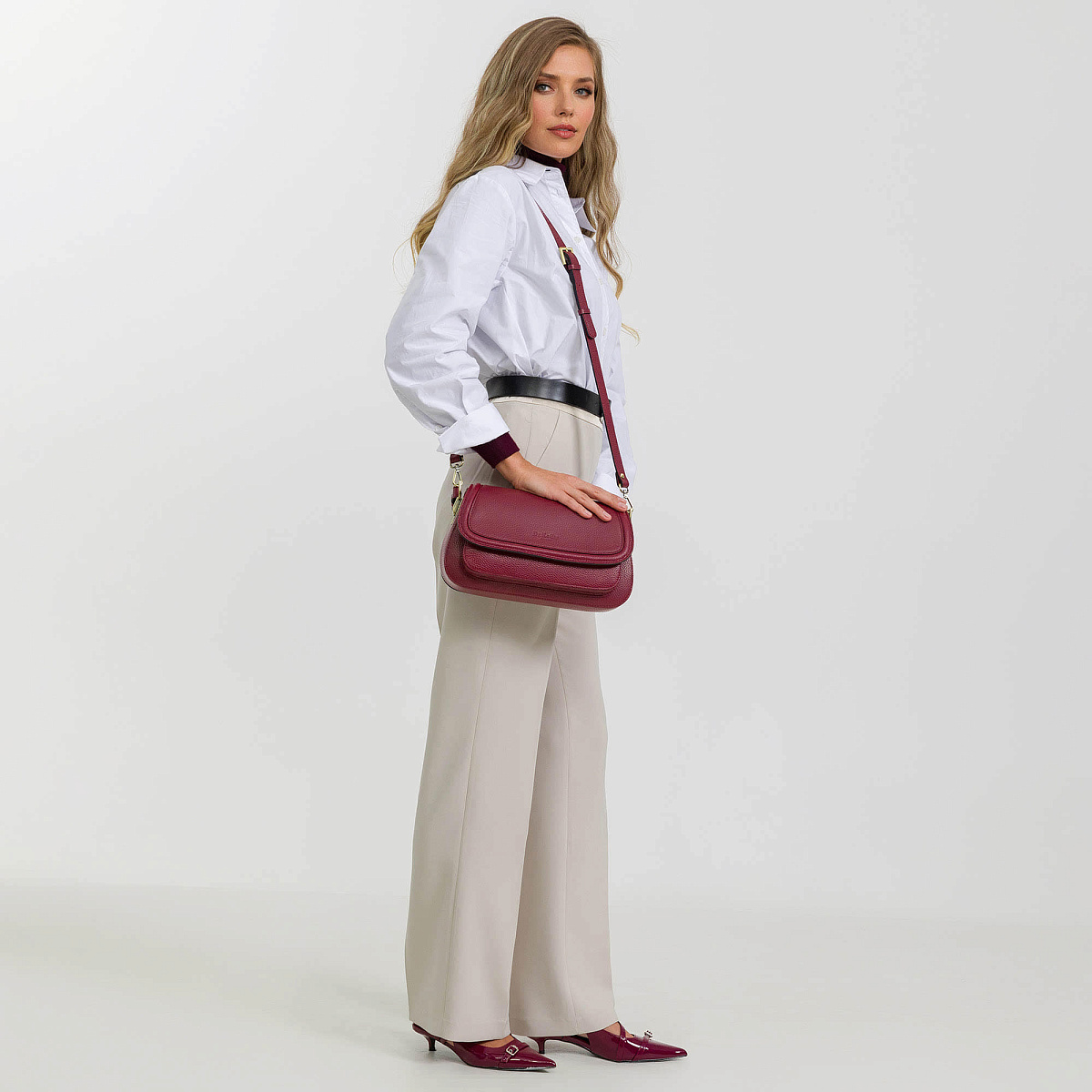 Женская сумка Dr. Koffer из натуральной кожи красная