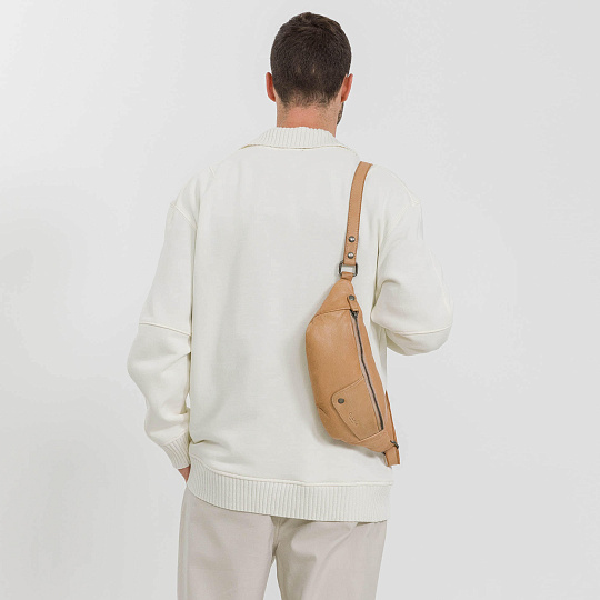 Сумка на пояс Dr. Koffer из натуральной кожи белая