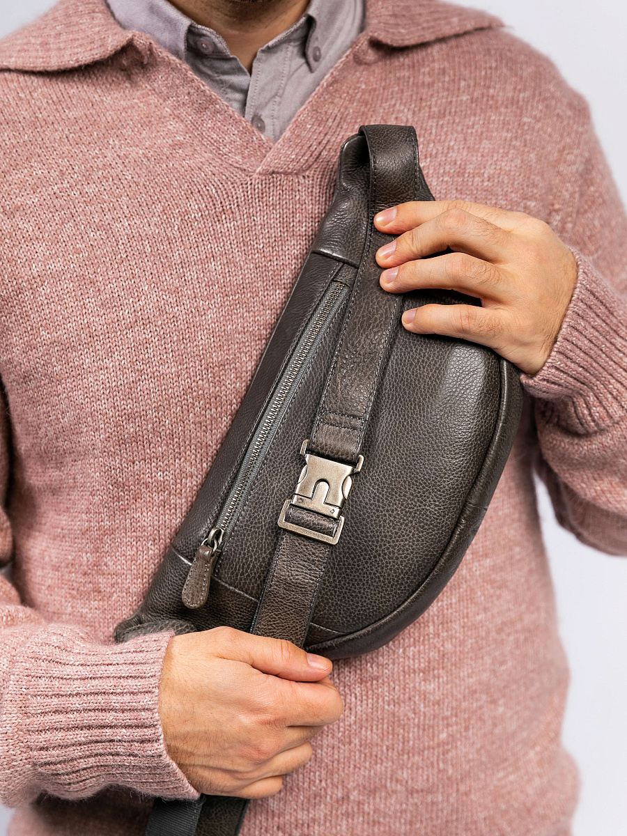 Сумка на пояс Dr. Koffer из натуральной кожи серая