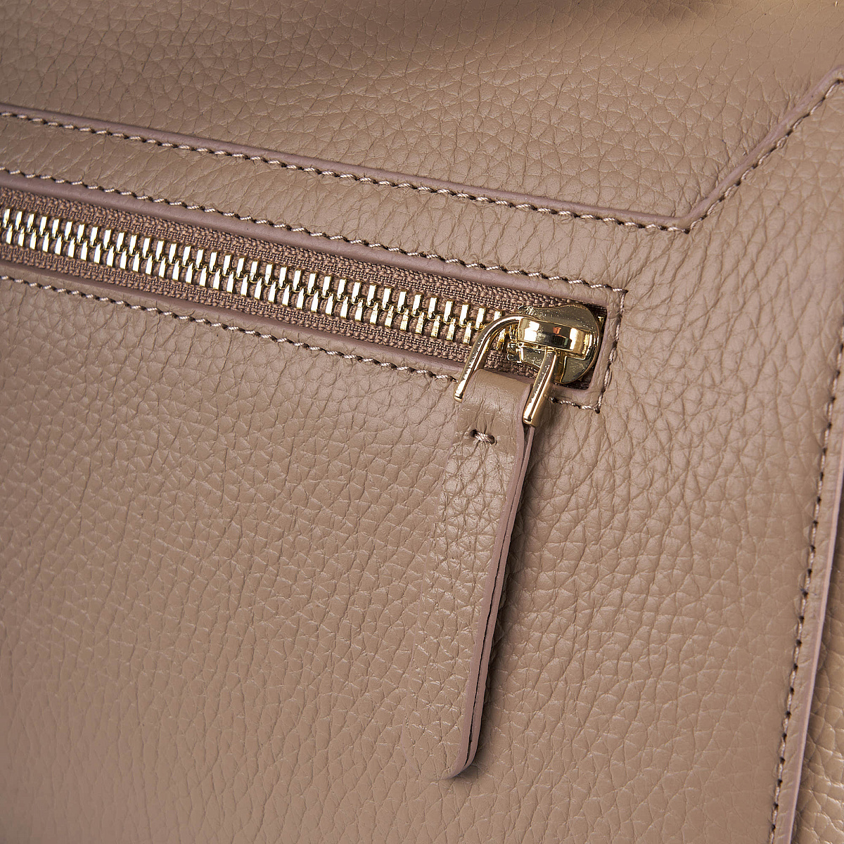 Женская сумка  Dr. Koffer из натуральной кожи бежевая