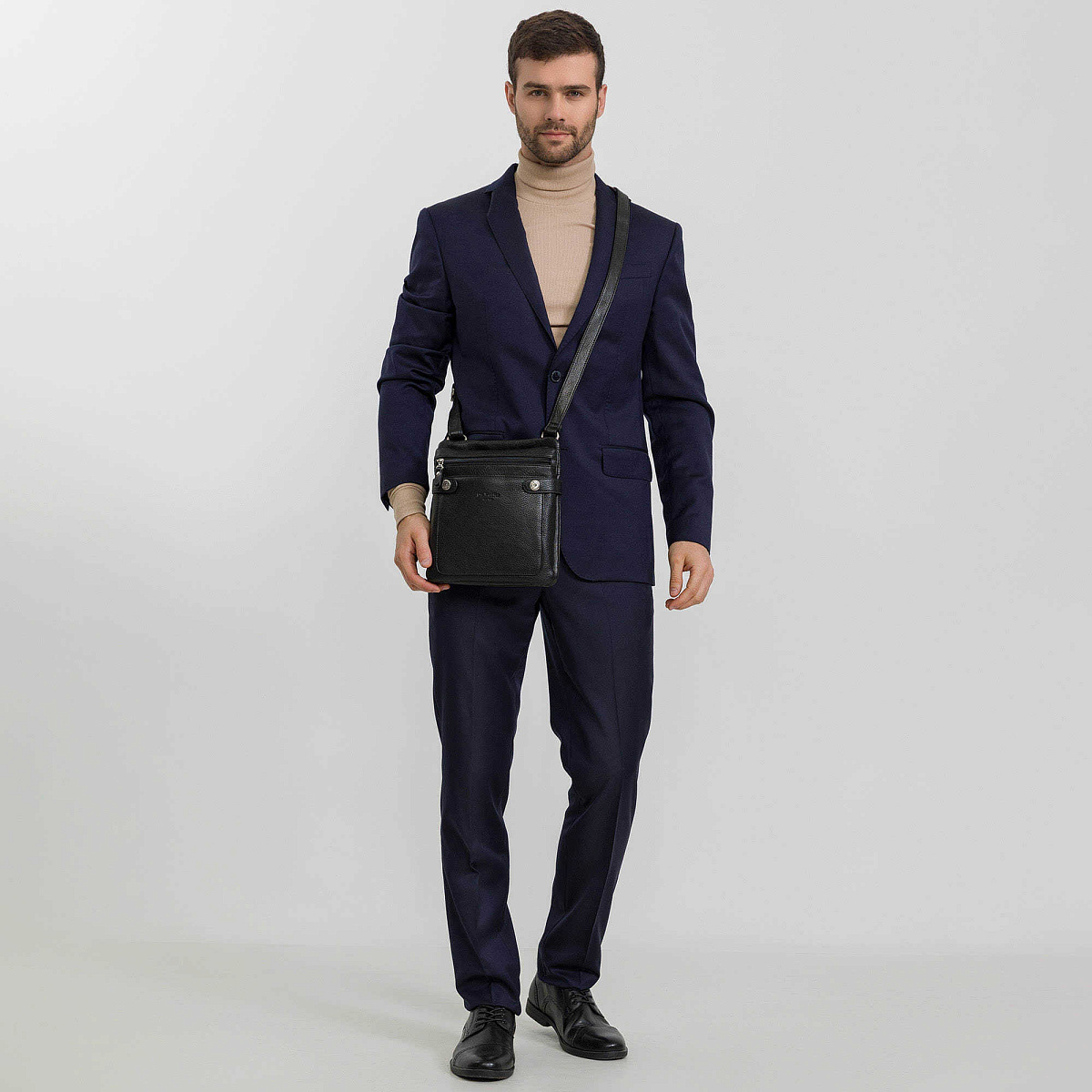 Сумка через плечо Dr.Koffer из натуральной кожи черная