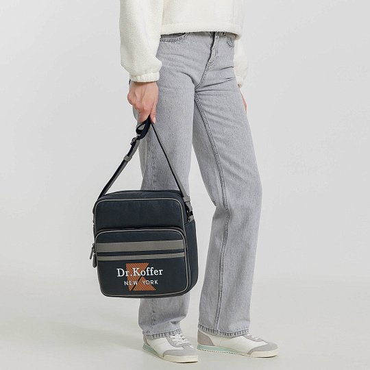 Сумка через плечо Dr.Koffer из натуральной кожи синяя